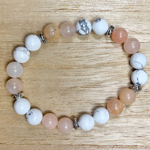 8mm Pink Aventurine & Howlite Chakra Bracelet - Picture 6 of 9